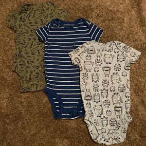 Bundle lot of 3 boys summer onesies size 6 months